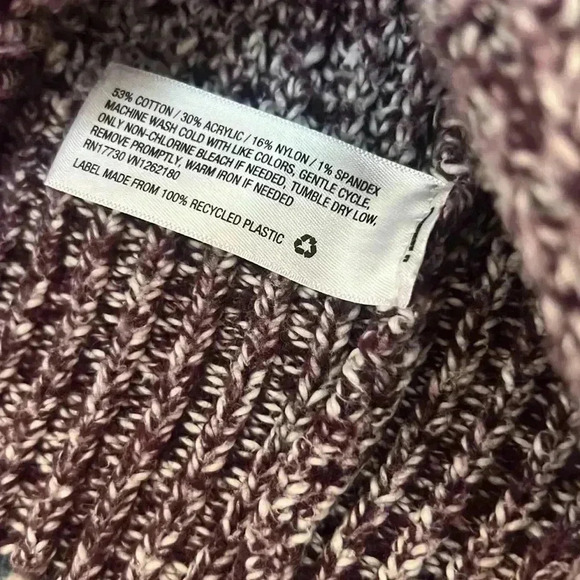 Women’s chunky purple & cream sweater size Medium - Picture 4 of 4